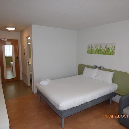 Warrington Motel, J20 M6 Lymm Services Kültér fotó