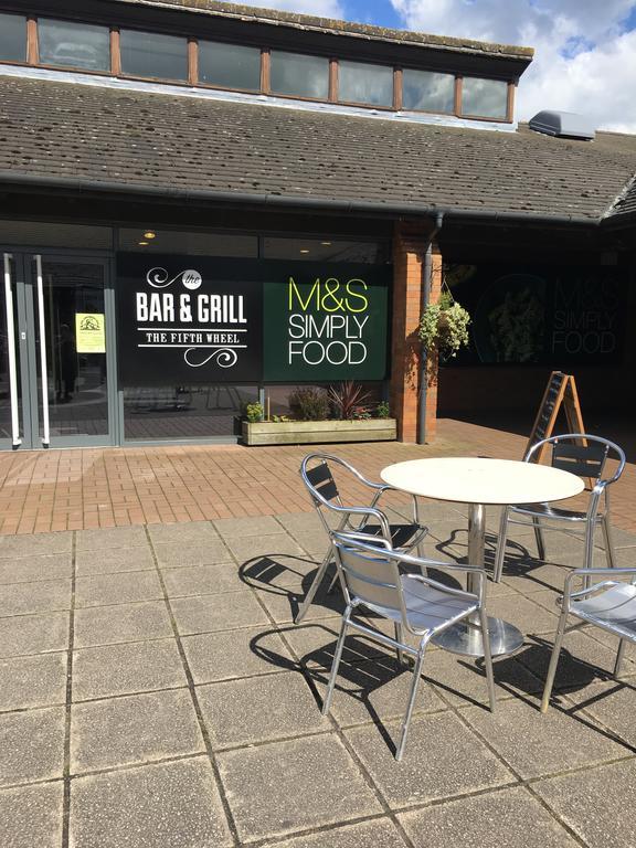 Warrington Motel, J20 M6 Lymm Services Kültér fotó
