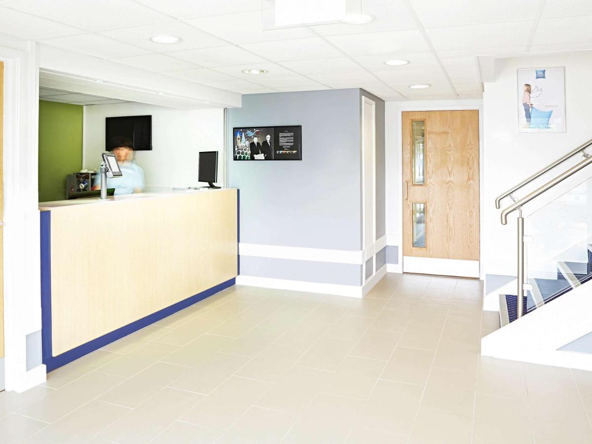 Warrington Motel, J20 M6 Lymm Services Kültér fotó